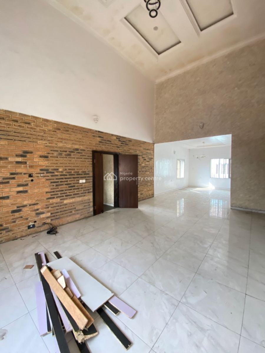 Spacious 4 Bedroom Terrace Duplex in an Estate, Osapa, Lekki, Lagos, Terraced Duplex for Rent