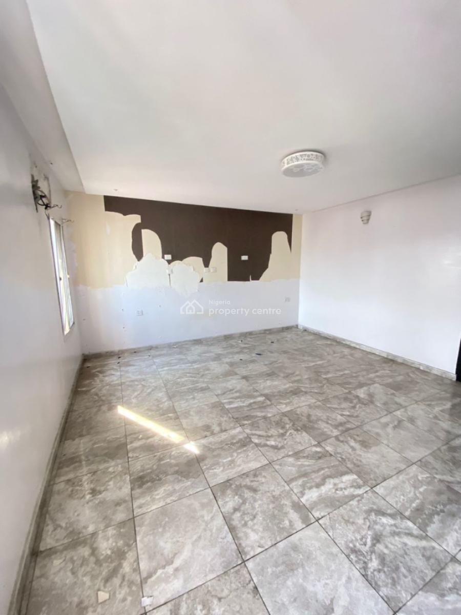 Spacious 4 Bedroom Terrace Duplex in an Estate, Osapa, Lekki, Lagos, Terraced Duplex for Rent