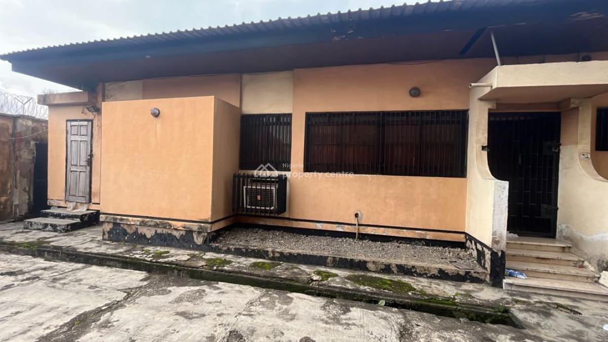 Massive 18 Rooms Detached House on Ogunusi Road Ogba -ojodu Lagos, Ogunnusi Road Ogba, Ogba, Ikeja, Lagos, Commercial Property for Sale