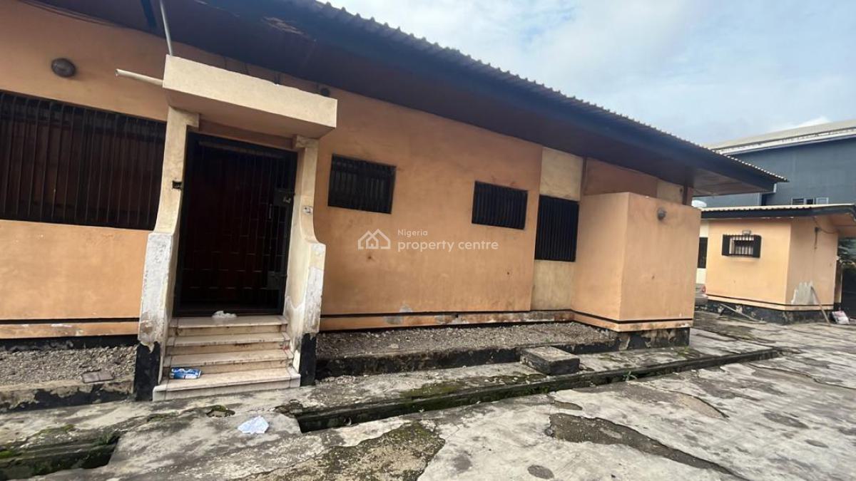 Massive 18 Rooms Detached House on Ogunusi Road Ogba -ojodu Lagos, Ogunnusi Road Ogba, Ogba, Ikeja, Lagos, Commercial Property for Sale
