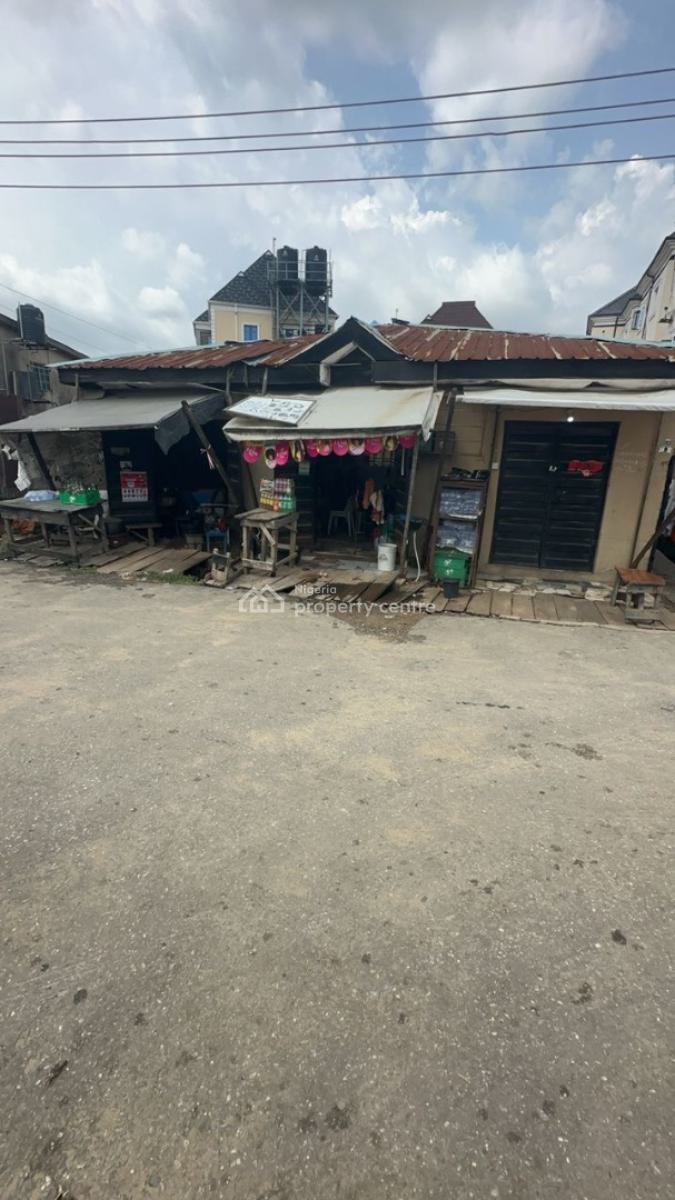 Demolishable Bungalow in a Peaceful Environment, Onipanu, Onipanu, Shomolu, Lagos, Residential Land for Sale