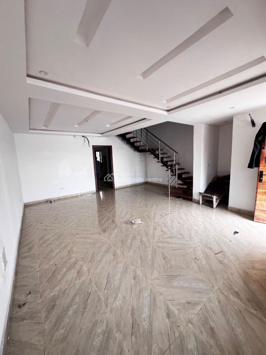 4 Bedroom Terrace Duplex with Bq, Pool and Gym at Lekki Phase 1, Off Admiralty, Lekki Phase 1, Lekki, Lagos, Terraced Duplex for Rent