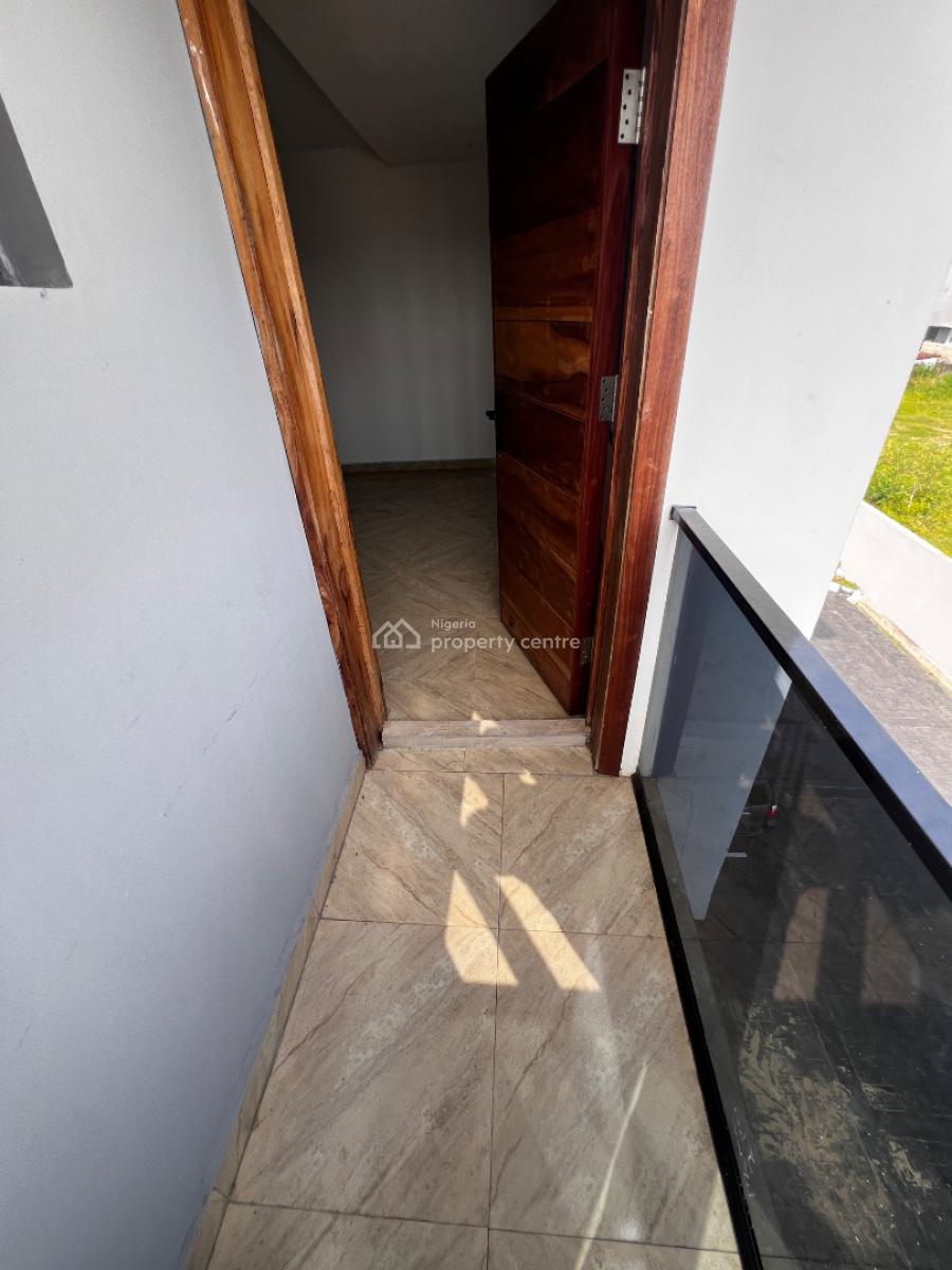 4 Bedroom Terrace Duplex with Bq, Pool and Gym at Lekki Phase 1, Off Admiralty, Lekki Phase 1, Lekki, Lagos, Terraced Duplex for Rent