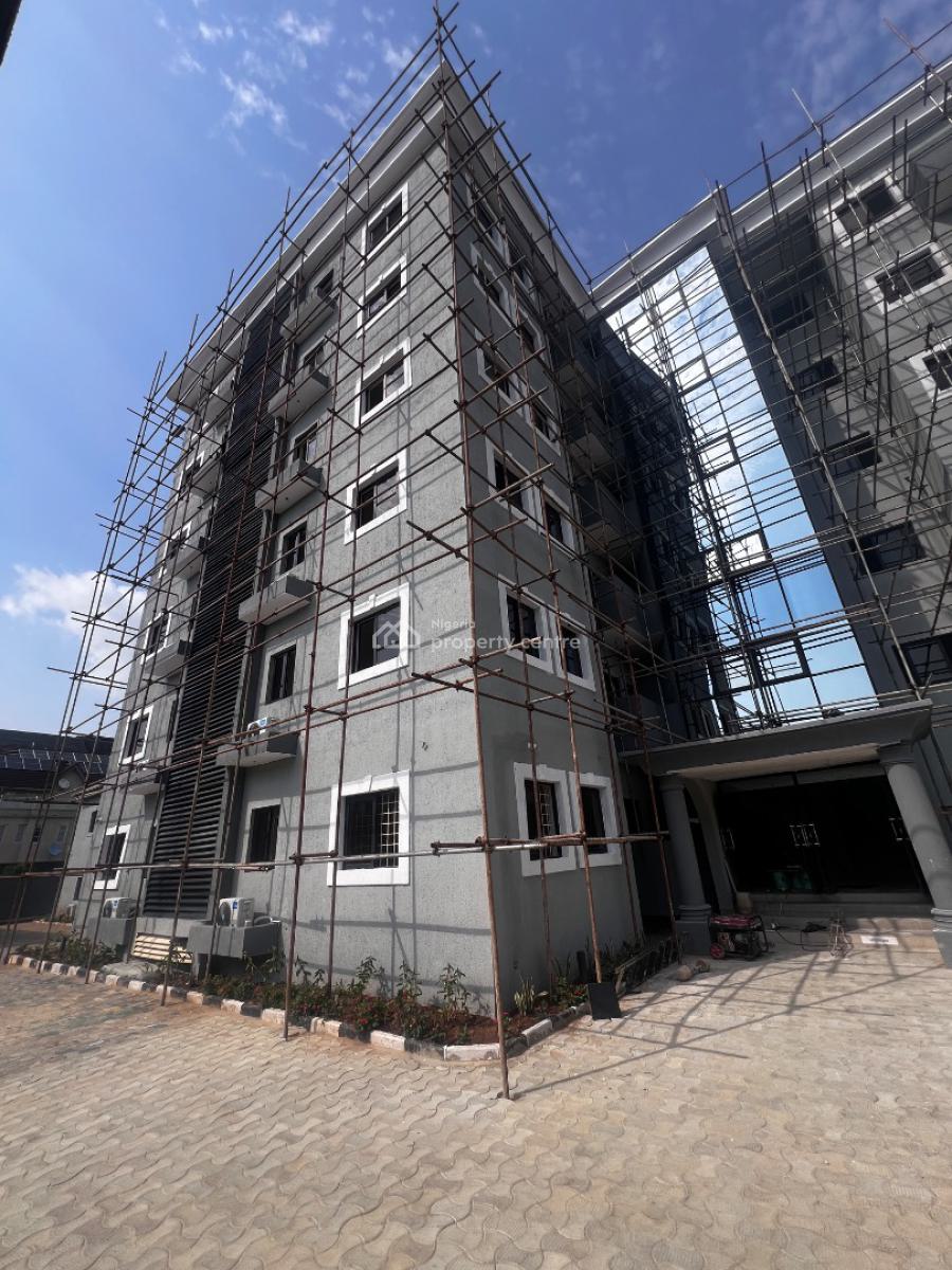 Spacious 3 Bedroom Serviced Apartment with Bq, Swimming Pool and Gym, Off Admiralty Way, Lekki Phase 1, Lekki, Lagos, Flat / Apartment for Rent