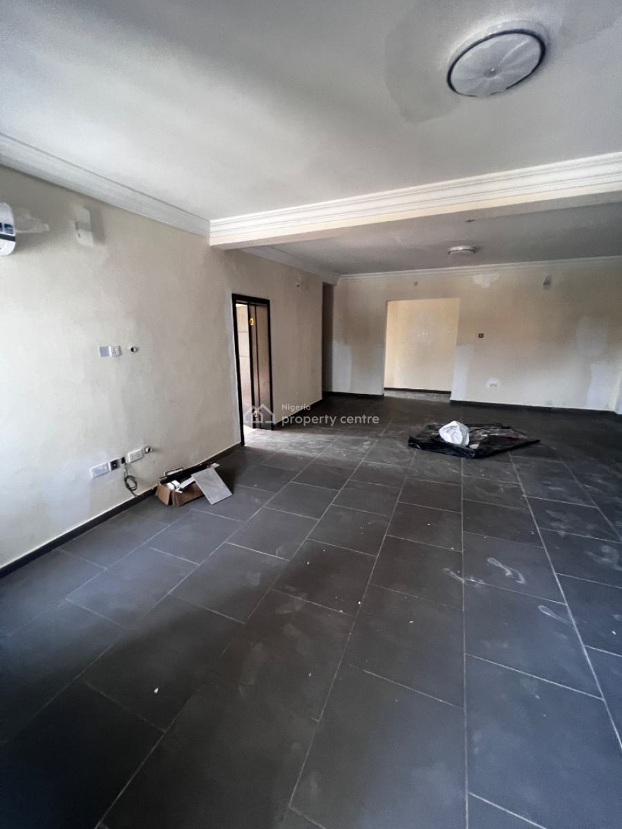 Spacious 3 Bedroom Serviced Apartment with Bq, Swimming Pool and Gym, Off Admiralty Way, Lekki Phase 1, Lekki, Lagos, Flat / Apartment for Rent