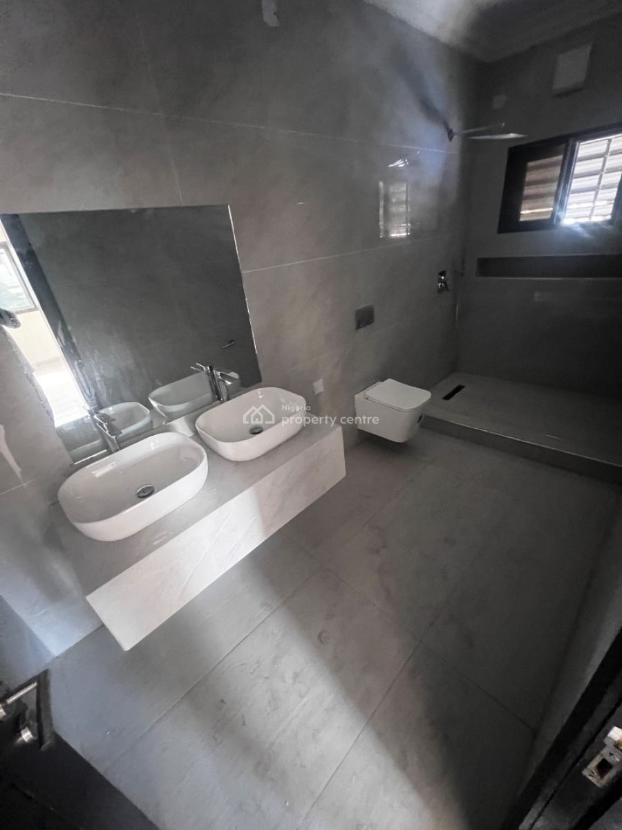 Spacious 3 Bedroom Serviced Apartment with Bq, Swimming Pool and Gym, Off Admiralty Way, Lekki Phase 1, Lekki, Lagos, Flat / Apartment for Rent