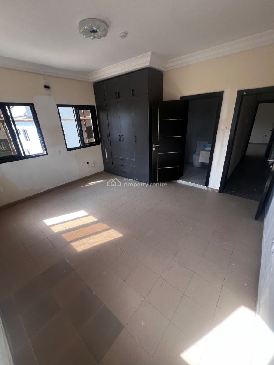 Spacious 3 Bedroom Serviced Apartment with Bq, Swimming Pool and Gym, Off Admiralty Way, Lekki Phase 1, Lekki, Lagos, Flat / Apartment for Rent