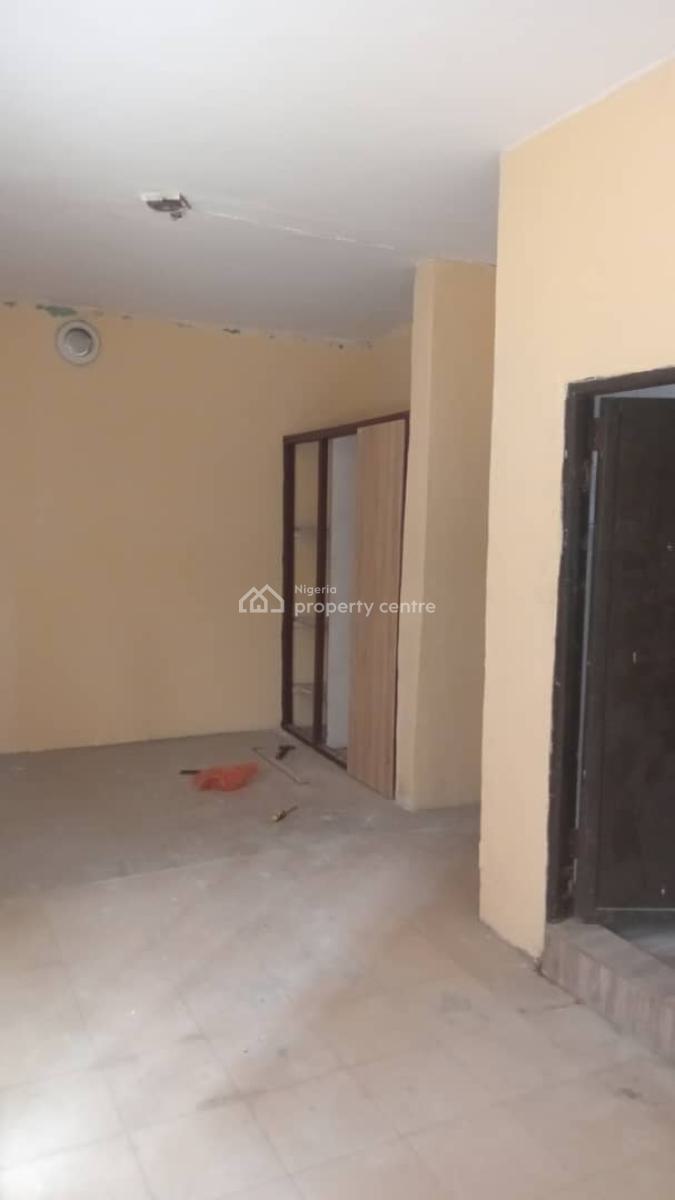 Ground Floor 3 Bedroom, Off Akerele, Surulere, Lagos, Flat / Apartment for Rent