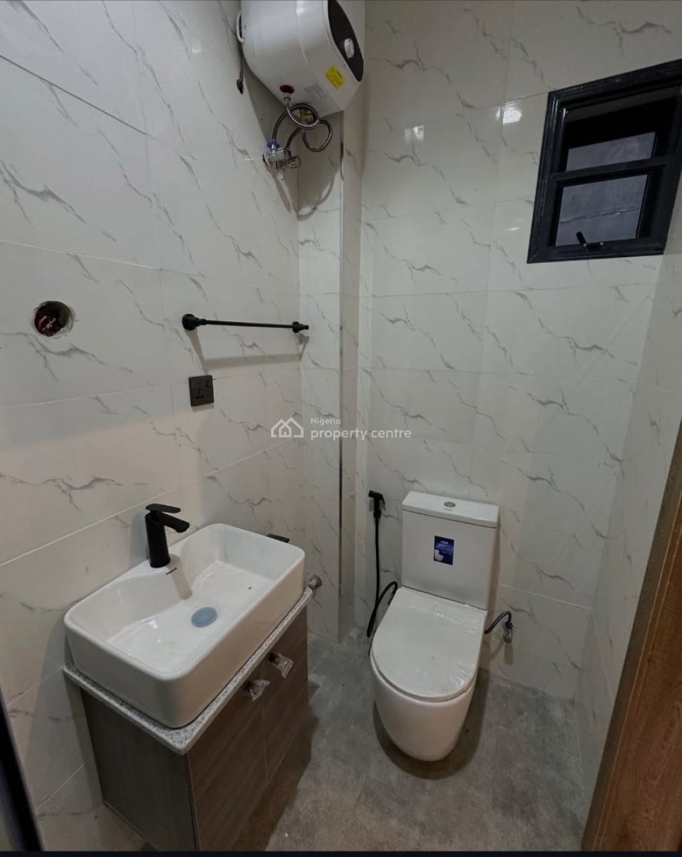 Nice and Spacious 2 Bedroom Service Apartment, Ikate Lekki Lagos, Lekki, Lagos, Flat / Apartment for Sale