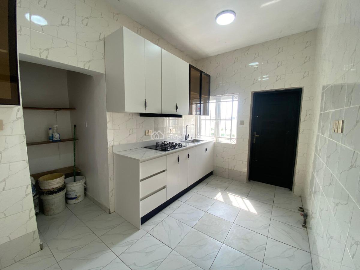 Exquisitely Built 4 Bedroom Apartment with Bq, Prime Water Estate, Lekki Phase 1, Lekki, Lagos, Flat / Apartment for Rent