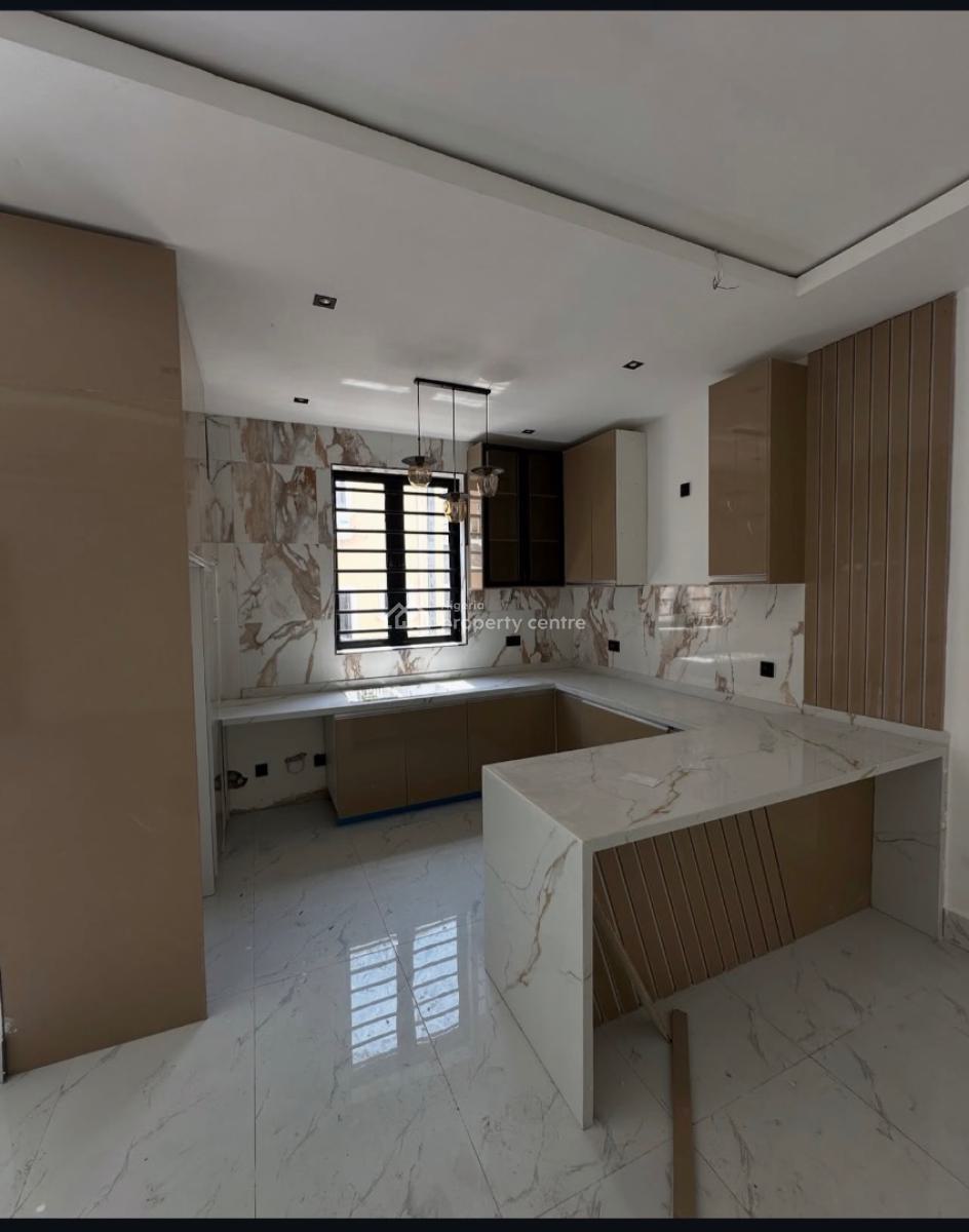 Nice and Spacious 2 Bedroom Service Apartment, Lekki Phase 1 Lagos, Lekki, Lagos, Flat / Apartment for Sale