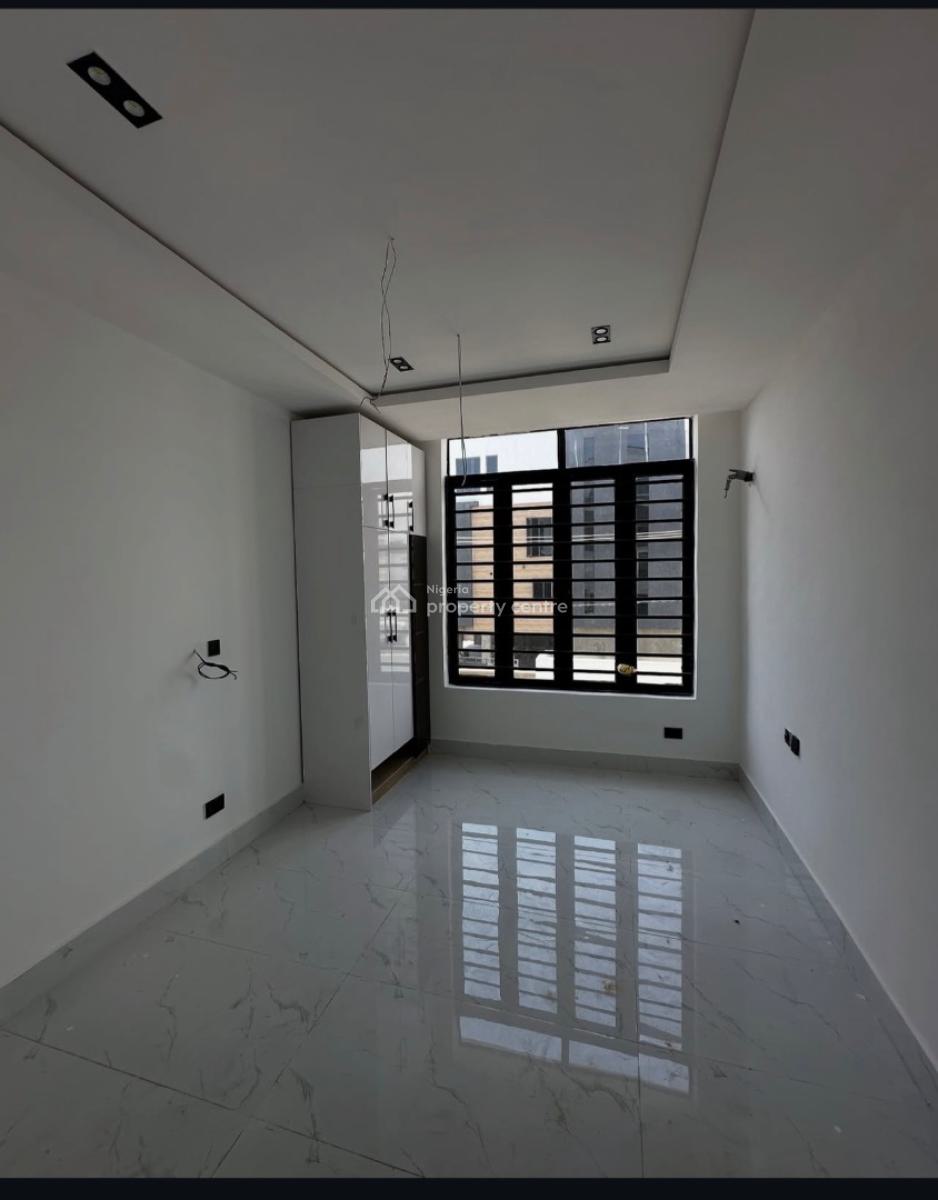 Nice and Spacious 2 Bedroom Service Apartment, Lekki Phase 1 Lagos, Lekki, Lagos, Flat / Apartment for Sale