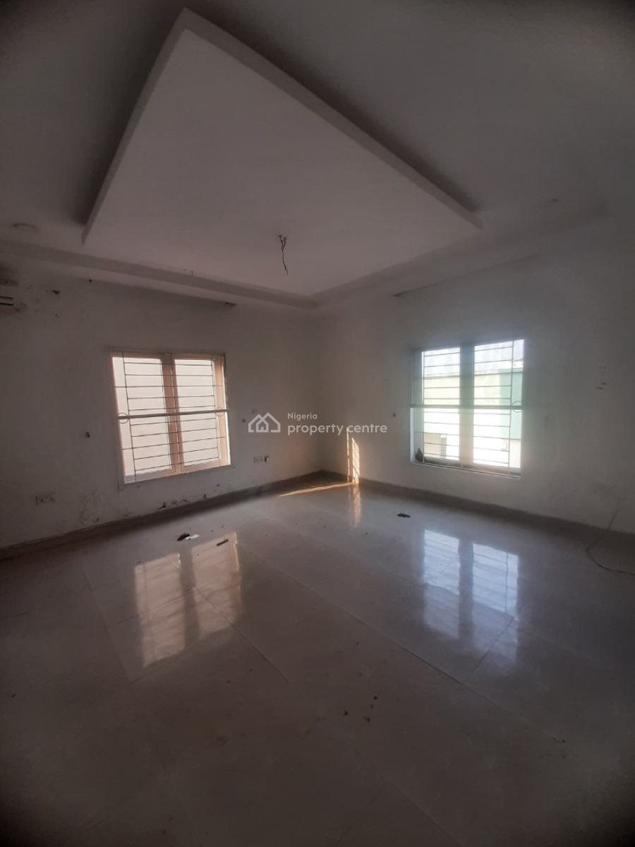 Serviced 3 Bedroom En-suite Flat with Fully Fitted Kitchen, & Air Condition, Lekki Phase 1, Lekki, Lagos, Flat / Apartment for Rent