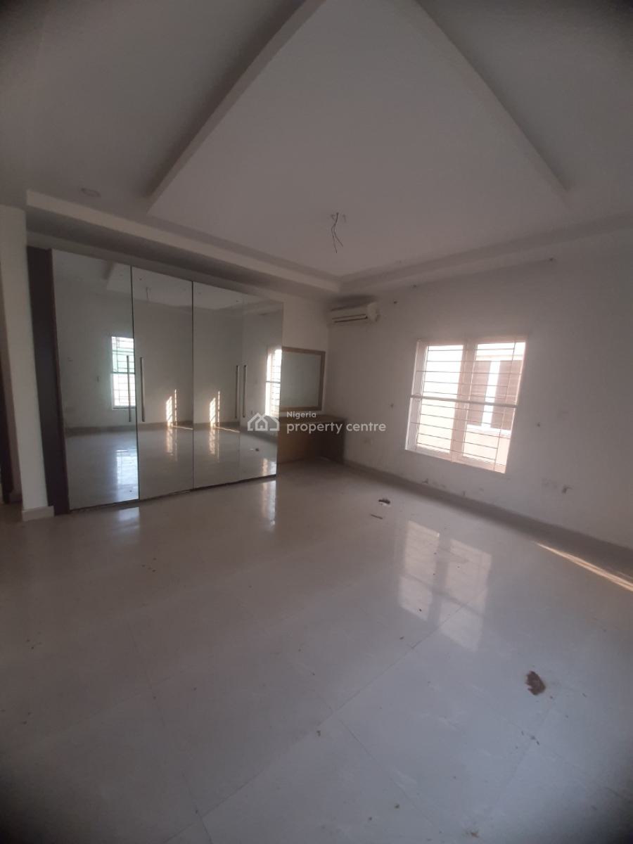 Serviced 3 Bedroom En-suite Flat with Fully Fitted Kitchen, & Air Condition, Lekki Phase 1, Lekki, Lagos, Flat / Apartment for Rent