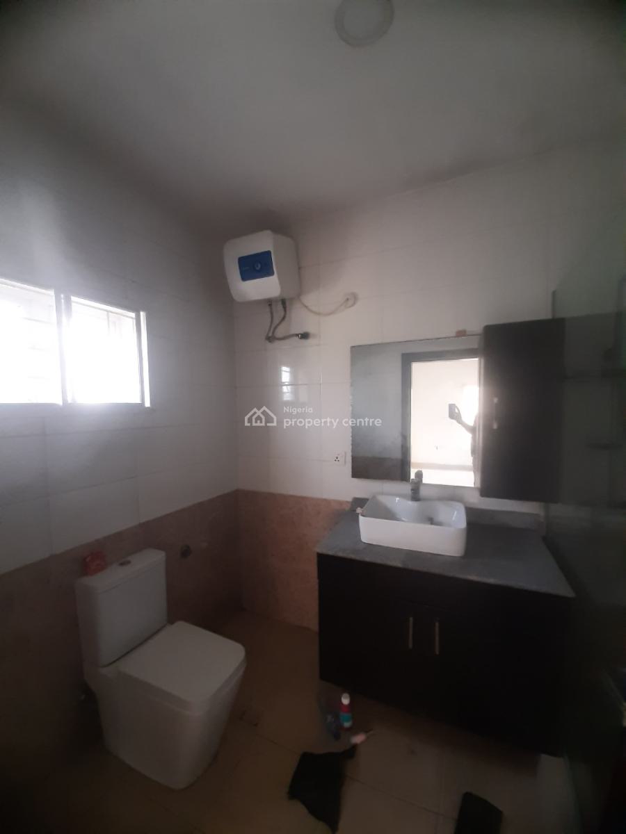 Serviced 3 Bedroom En-suite Flat with Fully Fitted Kitchen, & Air Condition, Lekki Phase 1, Lekki, Lagos, Flat / Apartment for Rent