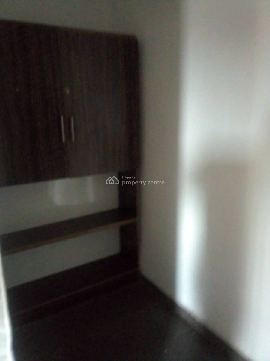 Spacious 3 Bedroom Upstairs Secured Estate, Osapa, Lekki, Lagos, Flat / Apartment for Rent