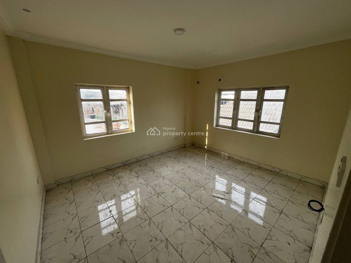 Modern 2 Bedroom Open Plan Office Space, Panti Street, Adekunle, Yaba, Lagos, Flat / Apartment for Rent