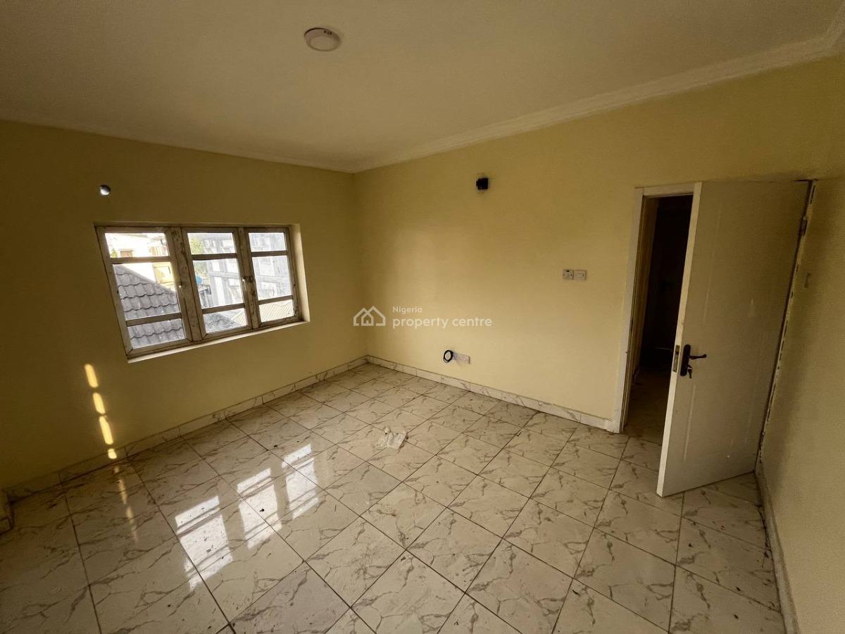 Modern 2 Bedroom Open Plan Office Space, Panti Street, Adekunle, Yaba, Lagos, Flat / Apartment for Rent