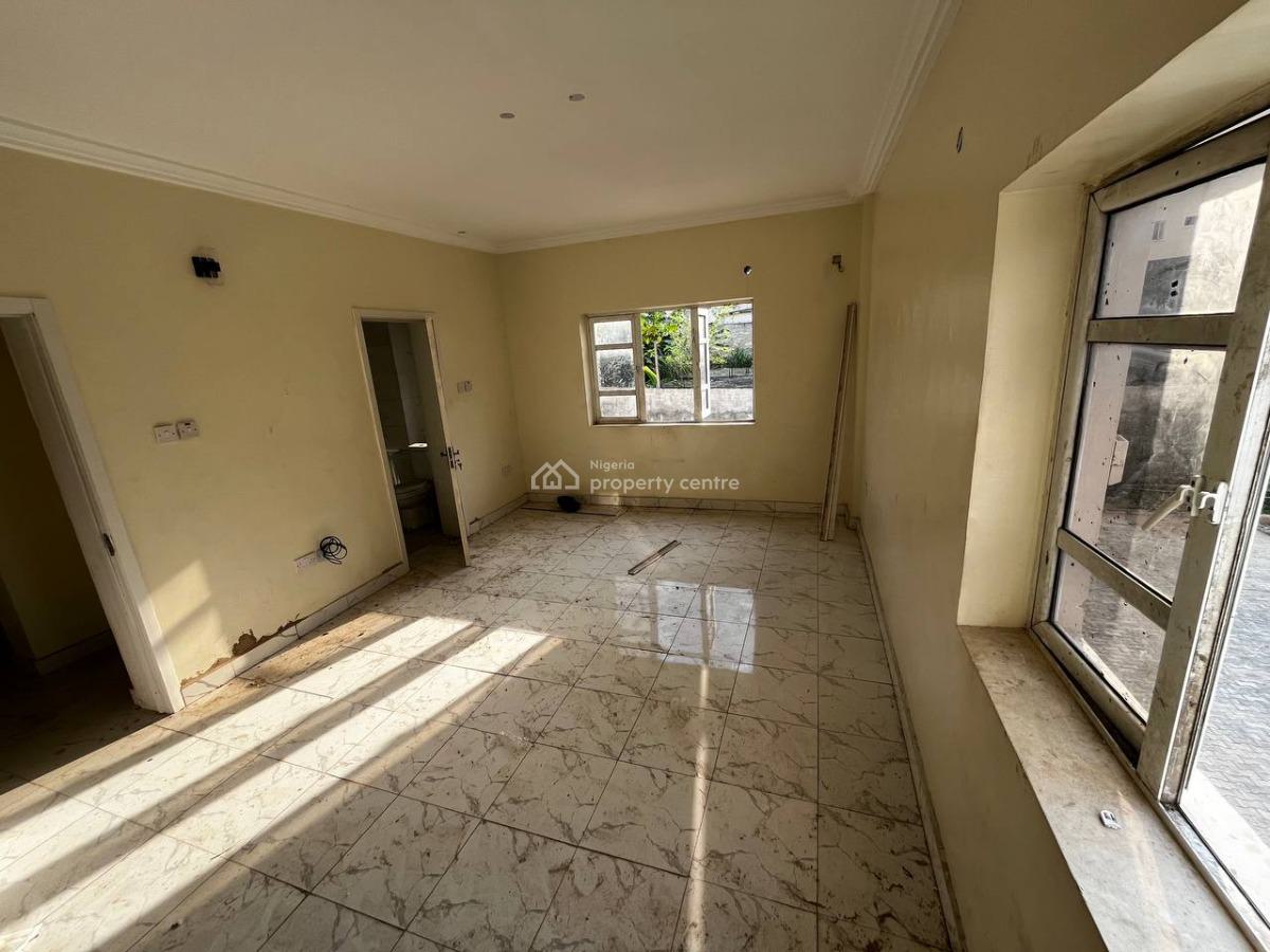 Modern 2 Bedroom Open Plan Office Space, Panti Street, Adekunle, Yaba, Lagos, Flat / Apartment for Rent