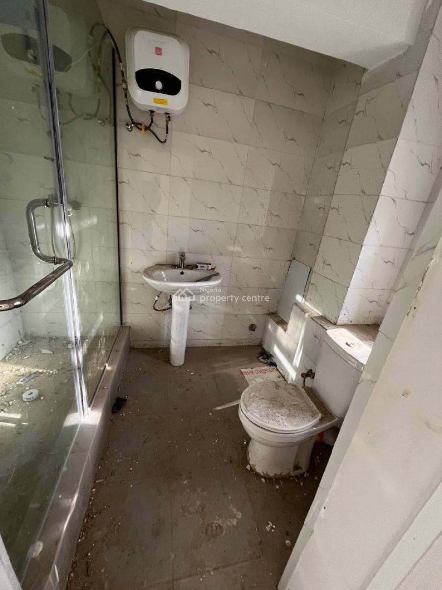 Modern 2 Bedroom Open Plan Office Space, Panti Street, Adekunle, Yaba, Lagos, Flat / Apartment for Rent