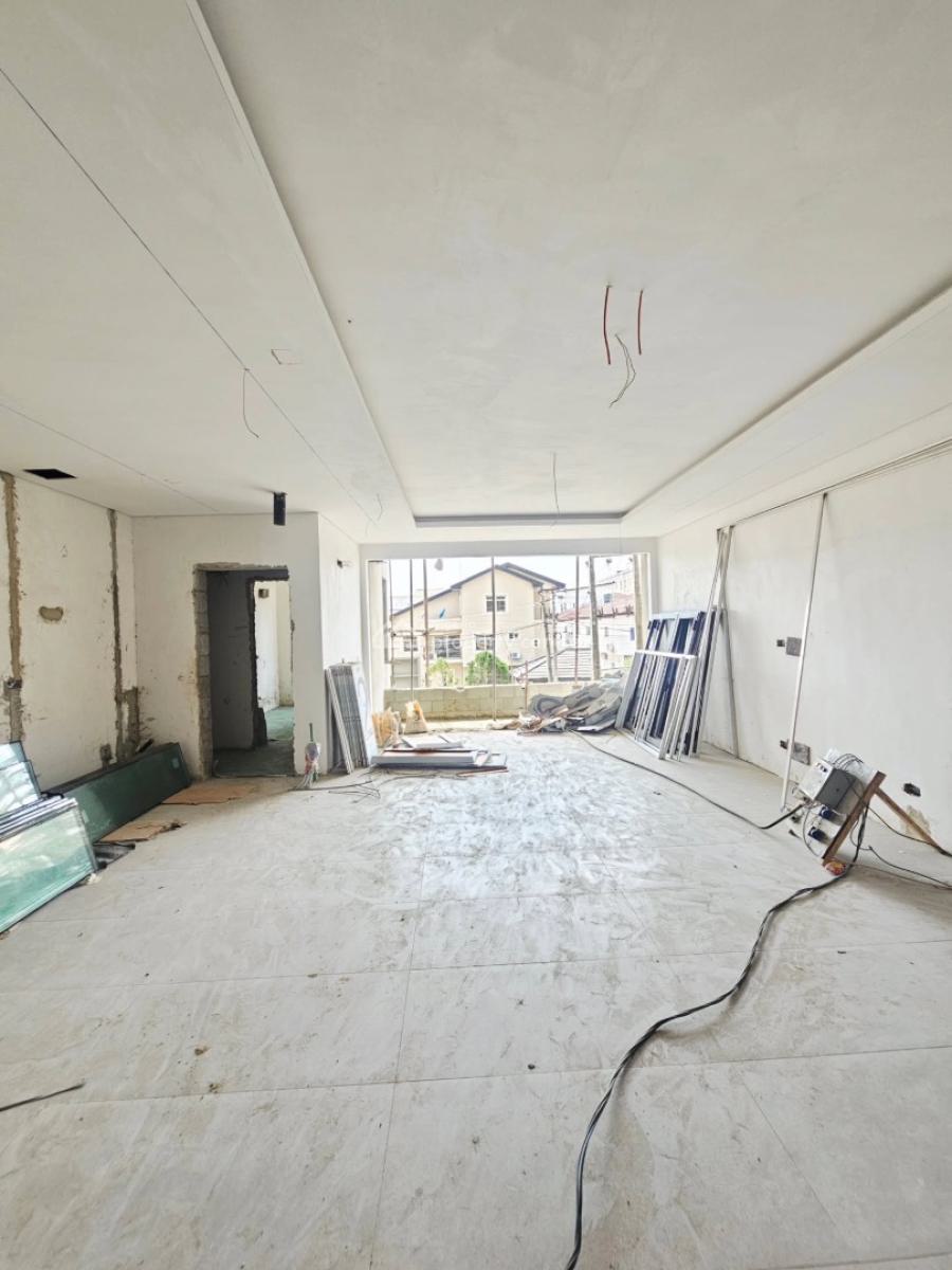 Spacious 3 Bedroom Apartment with Bq, Victoria Island (vi), Lagos, Block of Flats for Sale