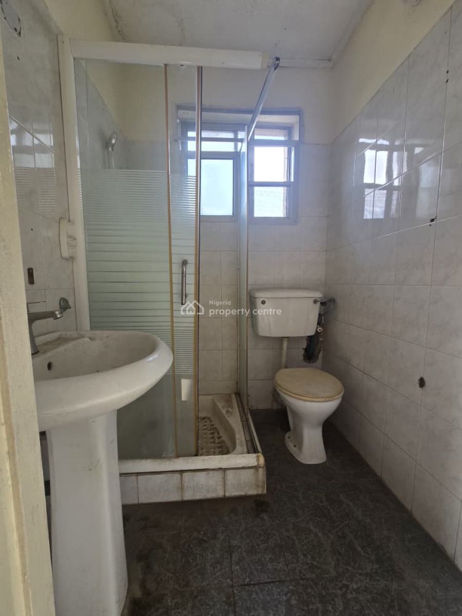 Spacious 2 Bedroom Flat, Mende, Maryland, Lagos, Flat / Apartment for Rent