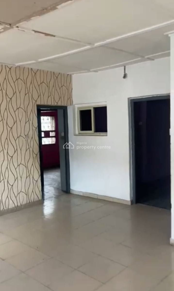 Spacious 3 Bedroom Up Flat., Anthony, Maryland, Lagos, Flat / Apartment for Rent