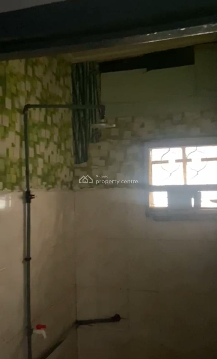 Spacious 3 Bedroom Up Flat., Anthony, Maryland, Lagos, Flat / Apartment for Rent