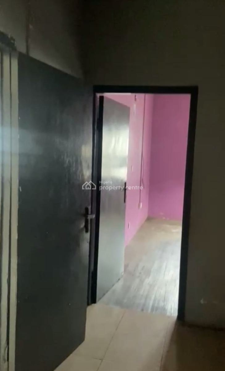 Spacious 3 Bedroom Up Flat., Anthony, Maryland, Lagos, Flat / Apartment for Rent