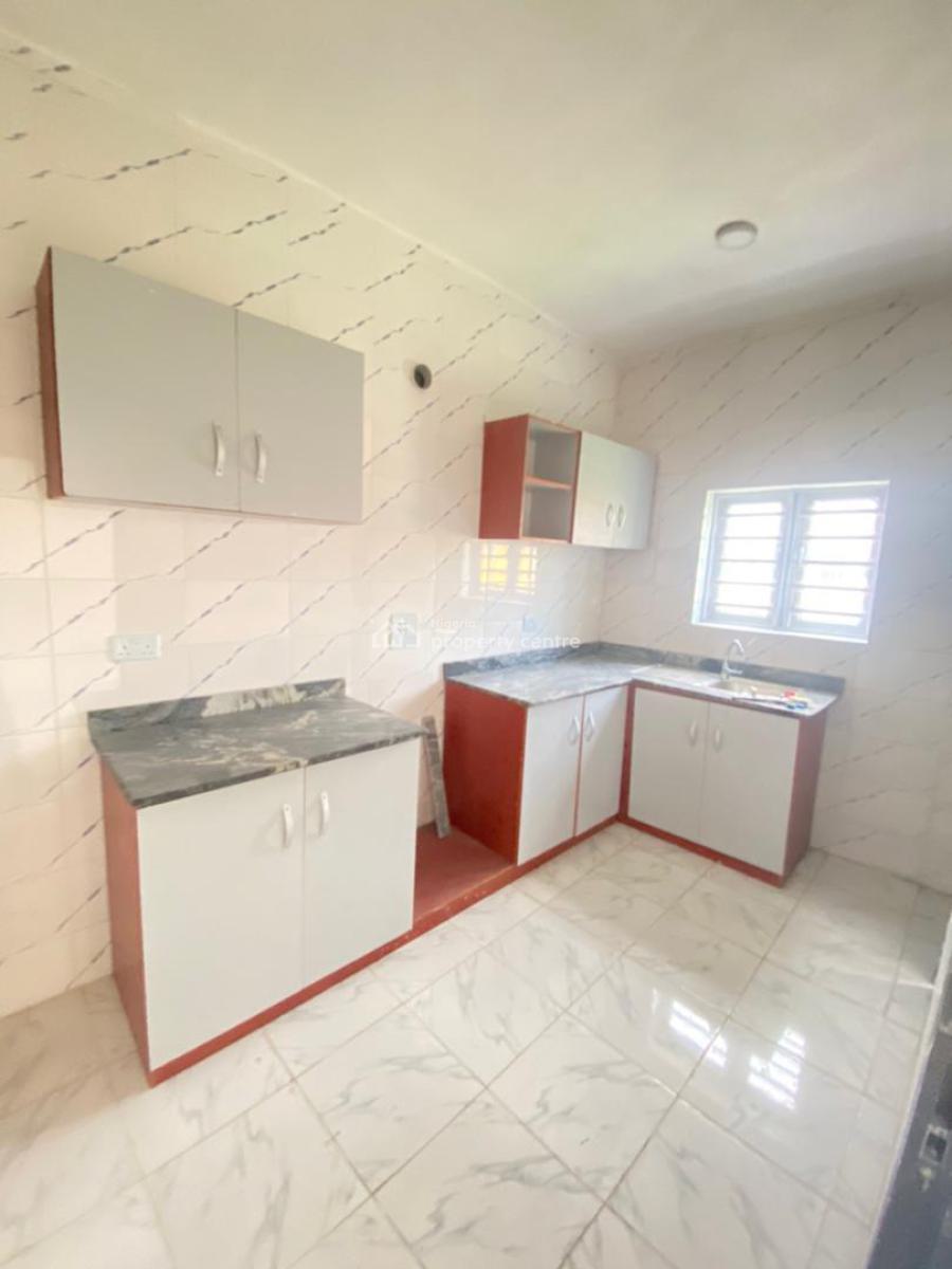 Brand New Downstairs with 3 Toilets, Phase 2, Oribanwa, Ibeju Lekki, Lagos, Flat / Apartment for Rent