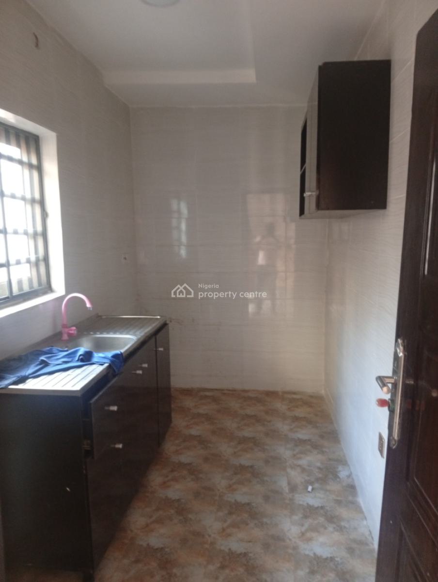 Executive 2 Bedroom Flat, Hilton Palace, Opposite United Estate,yakoyo, Ojodu Berger, Ojodu, Lagos, Flat / Apartment for Rent
