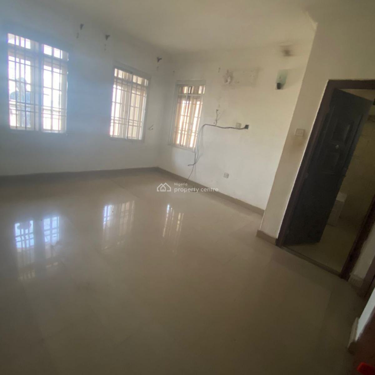 Sharp 3 Bedroom Flat, Second Floor, 1st Avenue, Gwarinpa, Abuja, Flat / Apartment for Rent