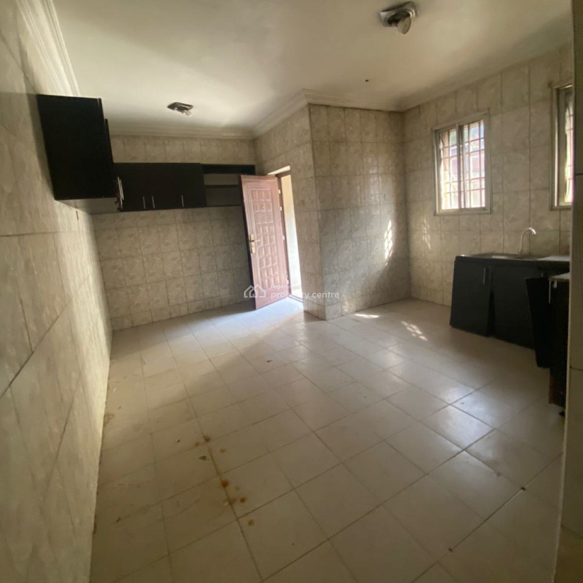 Sharp 3 Bedroom Flat, Second Floor, 1st Avenue, Gwarinpa, Abuja, Flat / Apartment for Rent