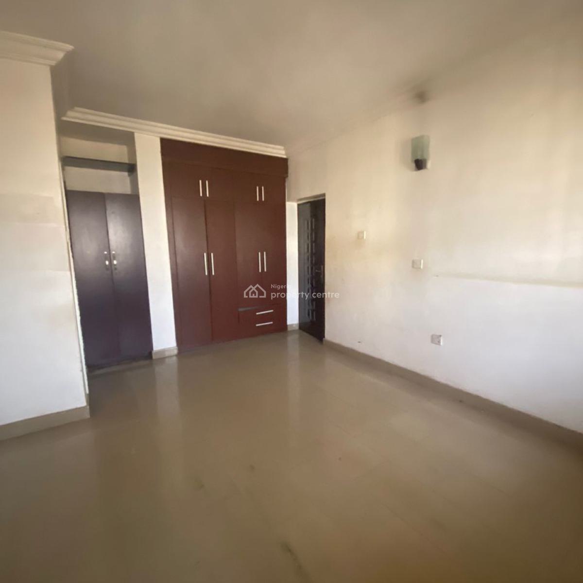 Sharp 3 Bedroom Flat, Second Floor, 1st Avenue, Gwarinpa, Abuja, Flat / Apartment for Rent