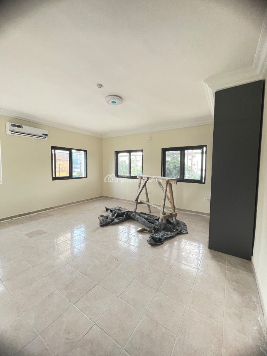 Fresh Out 3 Bedroom Apartment + Bq, Gym & Swimming Pool, Lekki Phase 1, Lekki, Lagos, Flat / Apartment for Rent