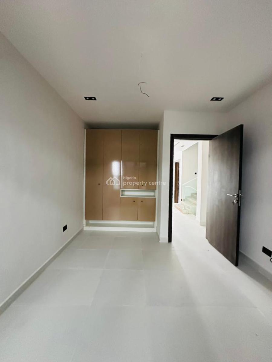 4 Bedroom Terrace with Swimming Pool, Bq and Playground, Lekki Phase 2, Lekki, Lagos, Terraced Duplex for Rent