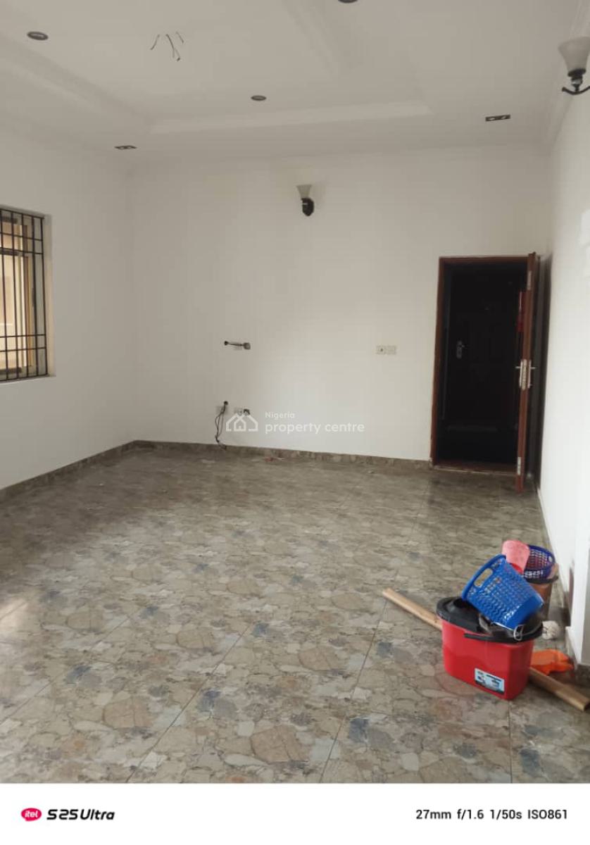 2 Bedroom Flat Upstairs, Ikate, Lekki, Lagos, Flat / Apartment for Rent