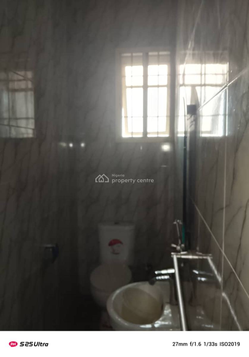 2 Bedroom Flat Upstairs, Ikate, Lekki, Lagos, Flat / Apartment for Rent