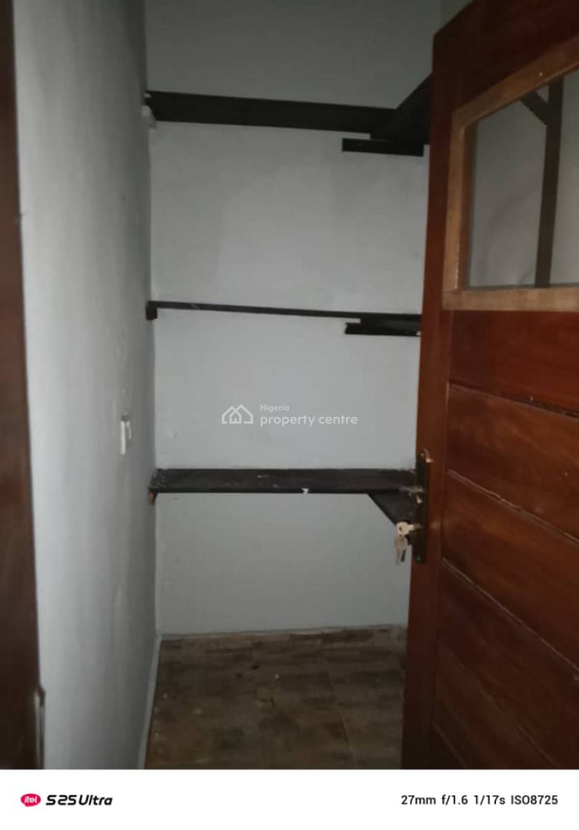 2 Bedroom Flat Upstairs, Ikate, Lekki, Lagos, Flat / Apartment for Rent