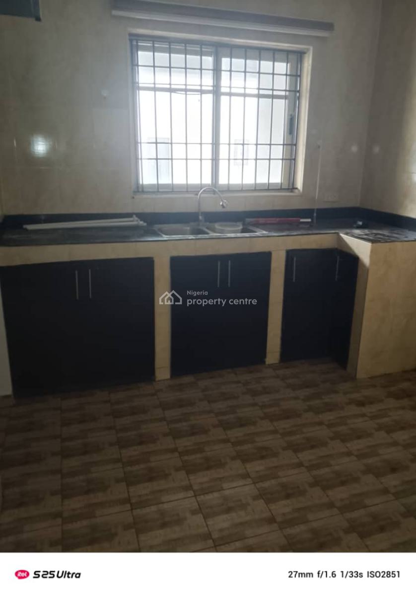 2 Bedroom Flat Upstairs, Ikate, Lekki, Lagos, Flat / Apartment for Rent