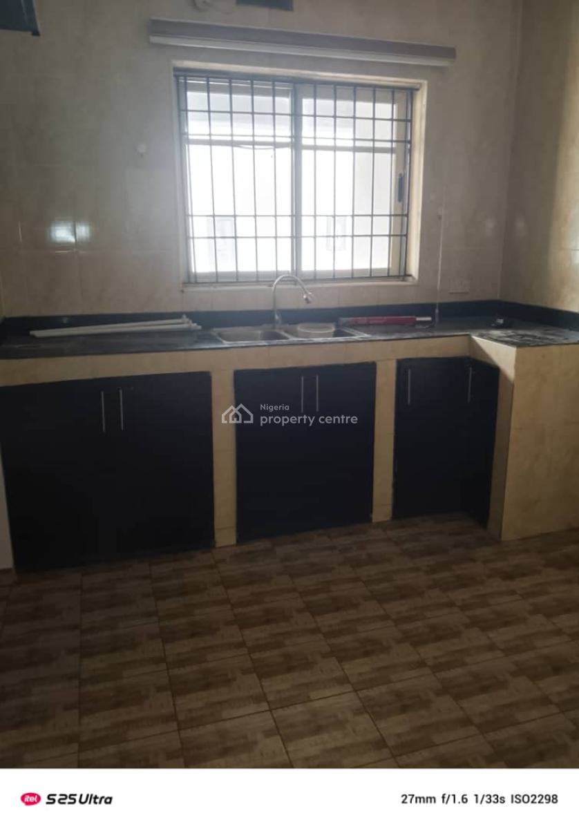 2 Bedroom Flat Upstairs, Ikate, Lekki, Lagos, Flat / Apartment for Rent