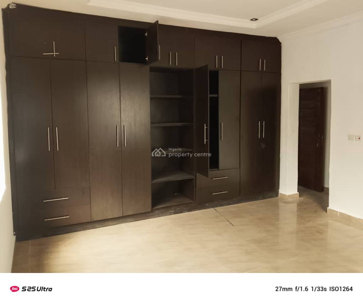 2 Bedroom Flat Upstairs, Ikate, Lekki, Lagos, Flat / Apartment for Rent