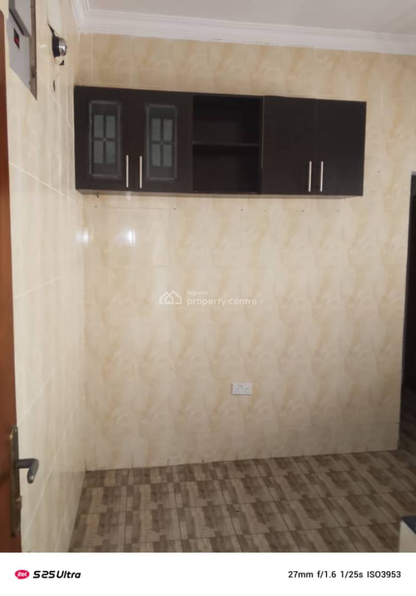 2 Bedroom Flat Upstairs, Ikate, Lekki, Lagos, Flat / Apartment for Rent