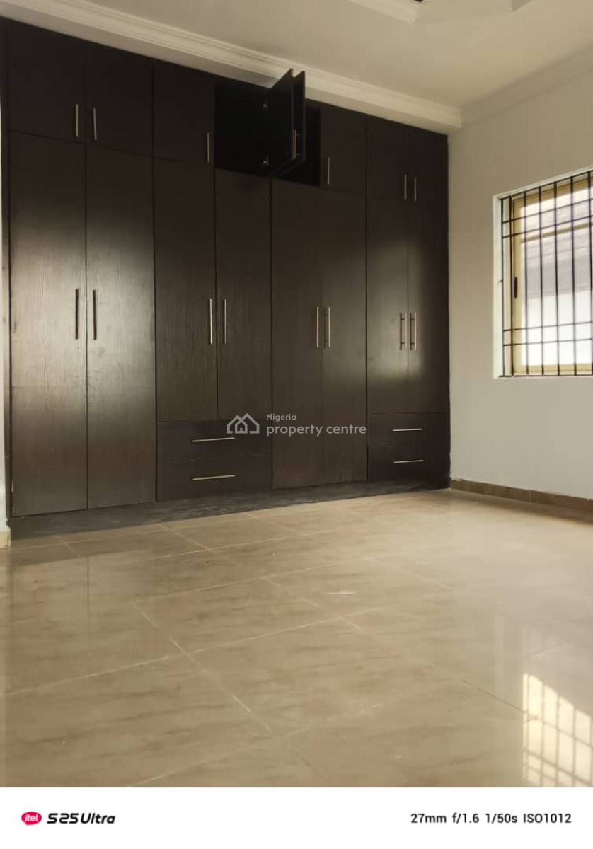 2 Bedroom Flat Upstairs, Ikate, Lekki, Lagos, Flat / Apartment for Rent