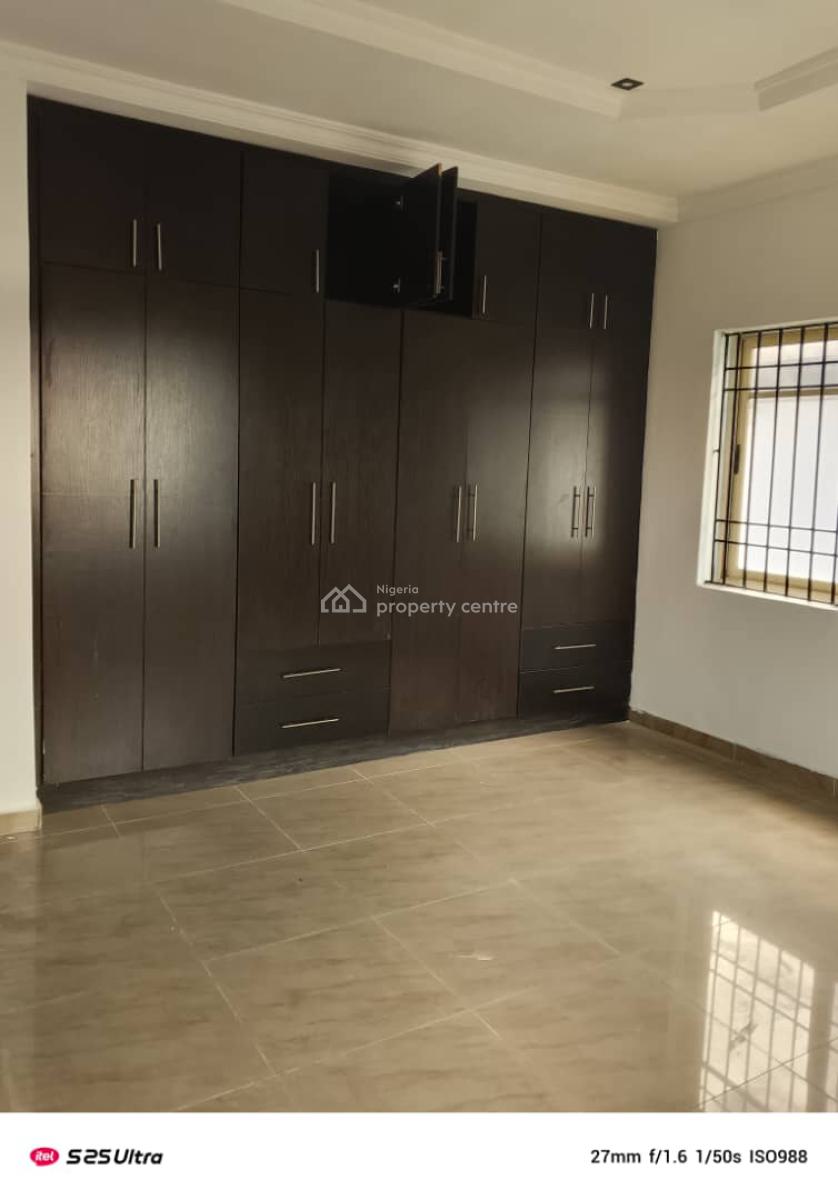 2 Bedroom Flat Upstairs, Ikate, Lekki, Lagos, Flat / Apartment for Rent