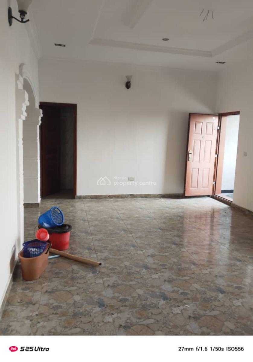 2 Bedroom Flat Upstairs, Ikate, Lekki, Lagos, Flat / Apartment for Rent