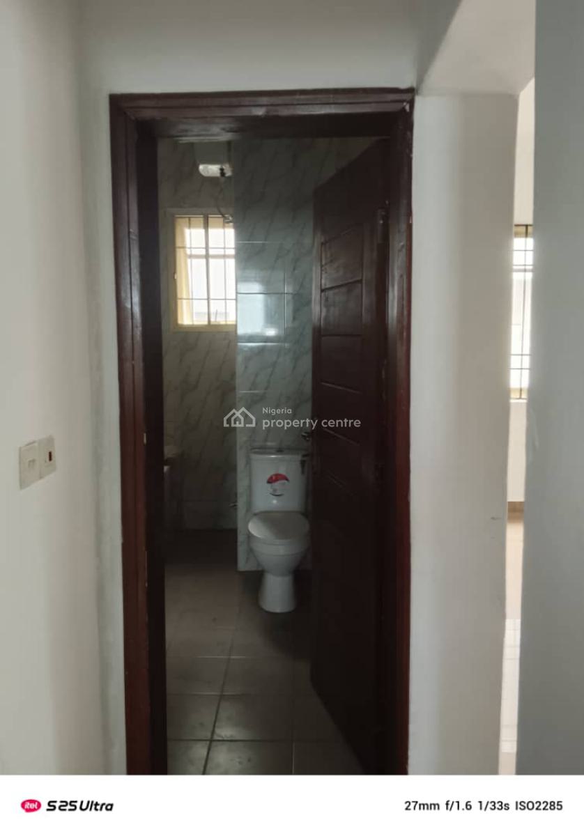 2 Bedroom Flat Upstairs, Ikate, Lekki, Lagos, Flat / Apartment for Rent