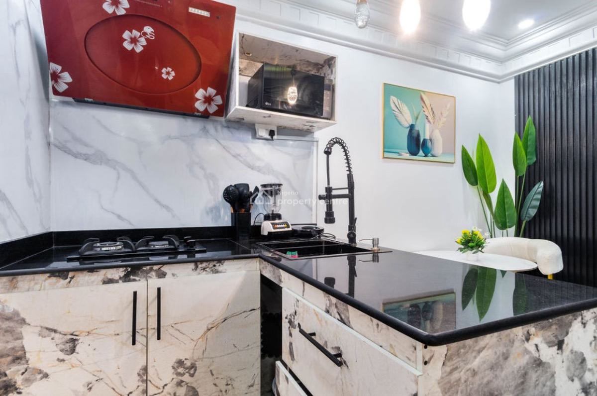 Luxury and Spacious 1 Bedroom Apartment with Ps5, Lekki Phase 1, Lekki, Lagos, Flat / Apartment Short Let