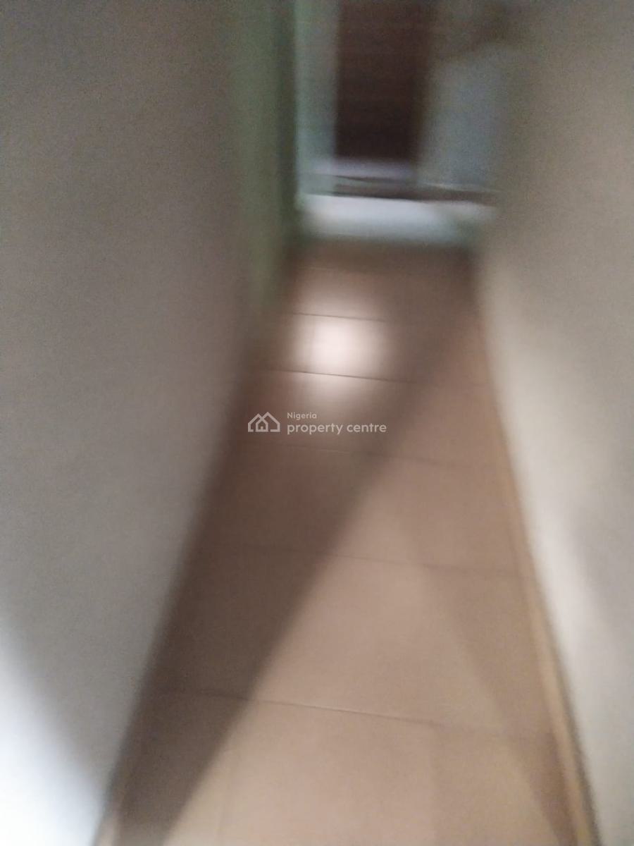 Neat 2 Bedroom Flat, Gra Phase 2, Magodo, Lagos, Flat / Apartment for Rent