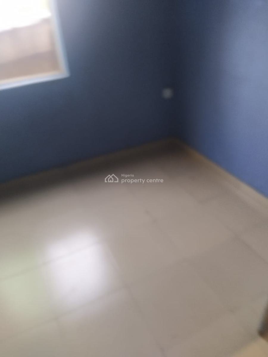Neat 2 Bedroom Flat, Gra Phase 2, Magodo, Lagos, Flat / Apartment for Rent